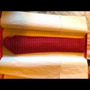 *Unworn* Hermès tie!!